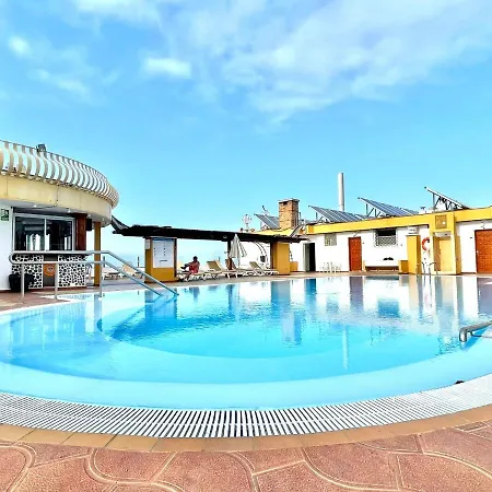 Estudio Familiar Cs, Wifi, Piscina En La Azotea Compartida